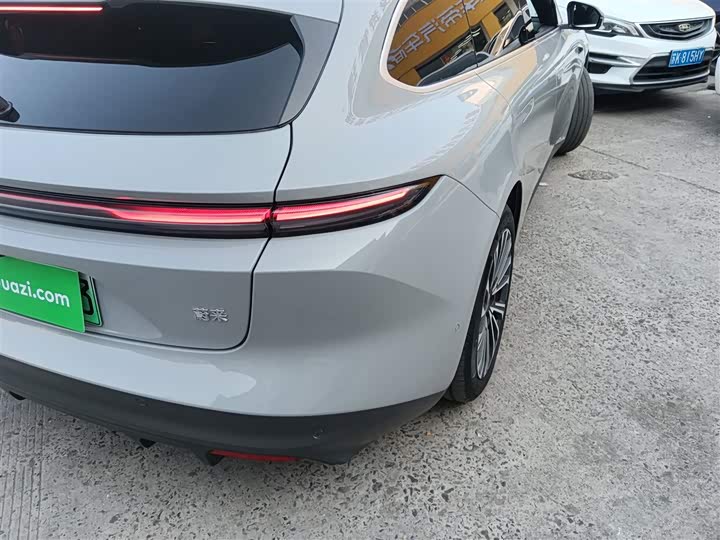 Фото 8 - Nio ET5T