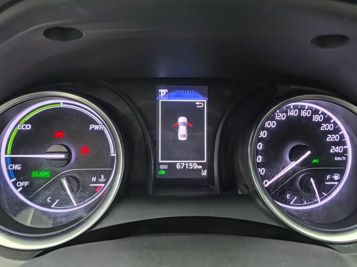 Фото 9 - Toyota Camry