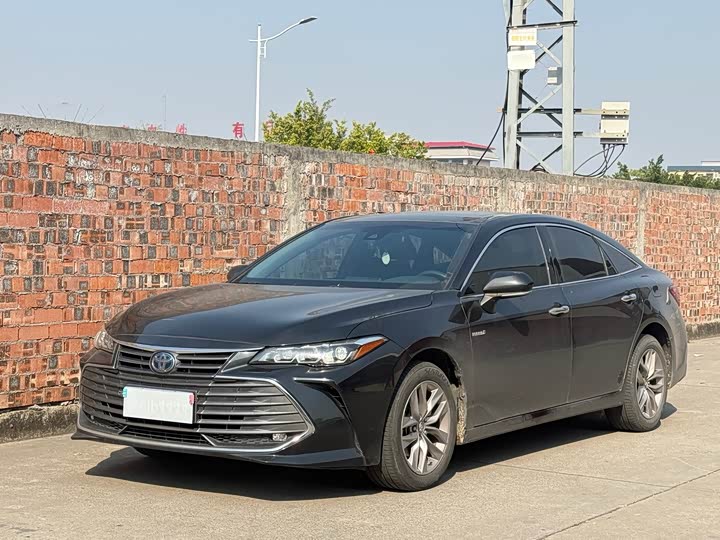 Фото 1 - Toyota Avalon