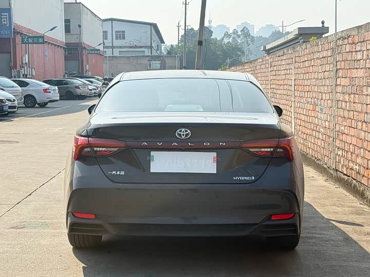 Фото 4 - Toyota Avalon