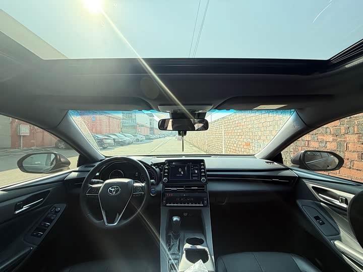 Фото 7 - Toyota Avalon