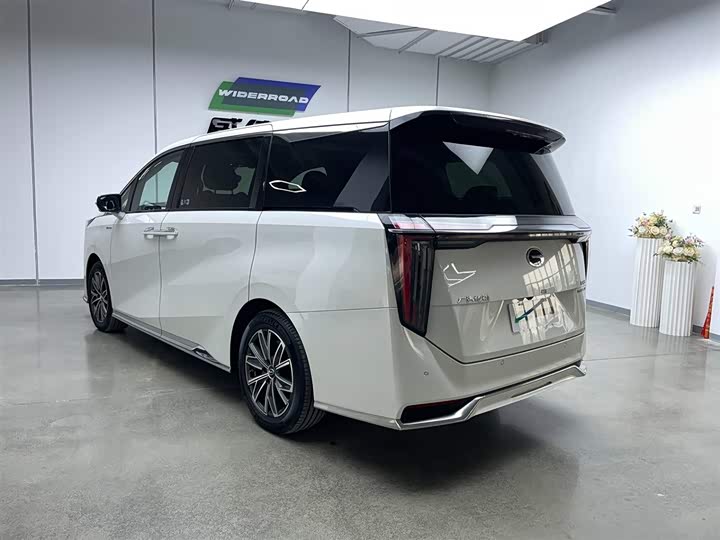 Фото 4 - GAC Trumpchi M8