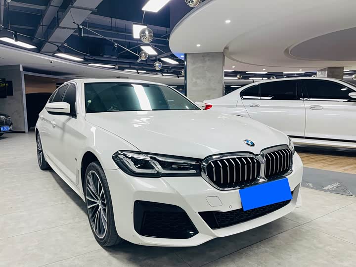 Фото 2 - BMW 5 Series