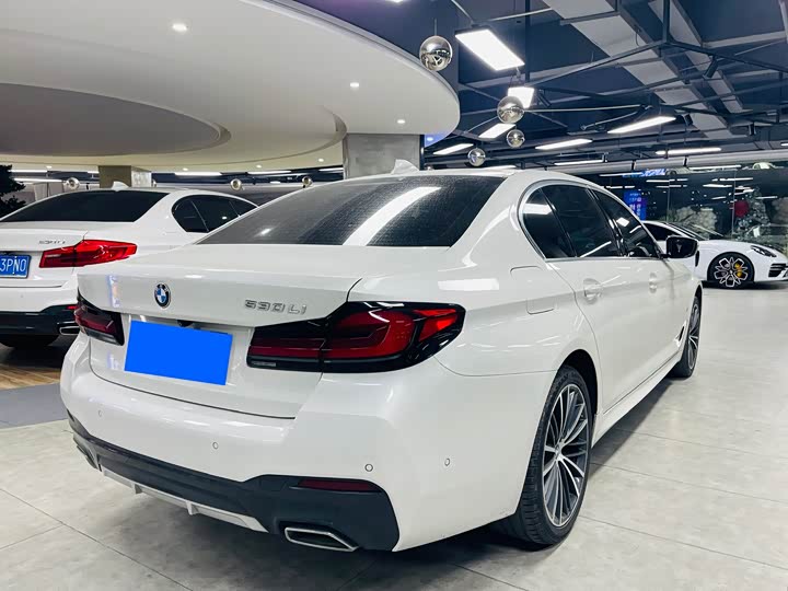 Фото 5 - BMW 5 Series