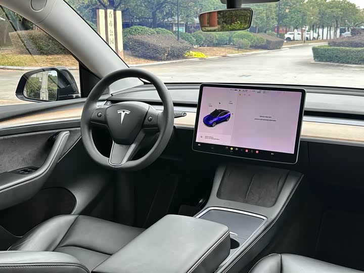 Фото 4 - Tesla Model Y