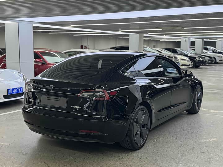 Фото 9 - Tesla Model 3