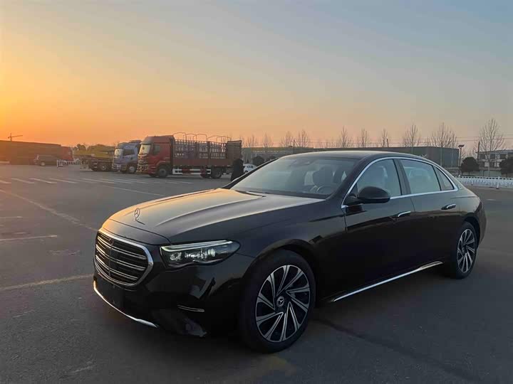 Фото 1 - Mercedes-Benz E-Class