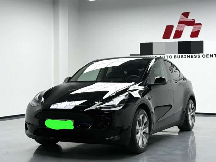 Фото 1 - Tesla Model Y