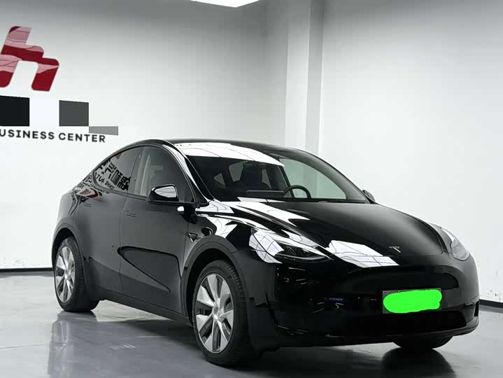 Фото 3 - Tesla Model Y