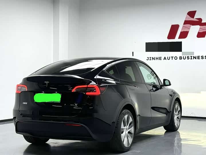 Фото 9 - Tesla Model Y