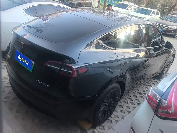 Фото 3 - Tesla Model Y