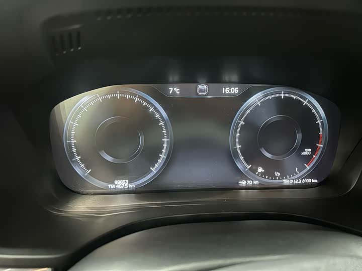 Фото 5 - Volvo XC60