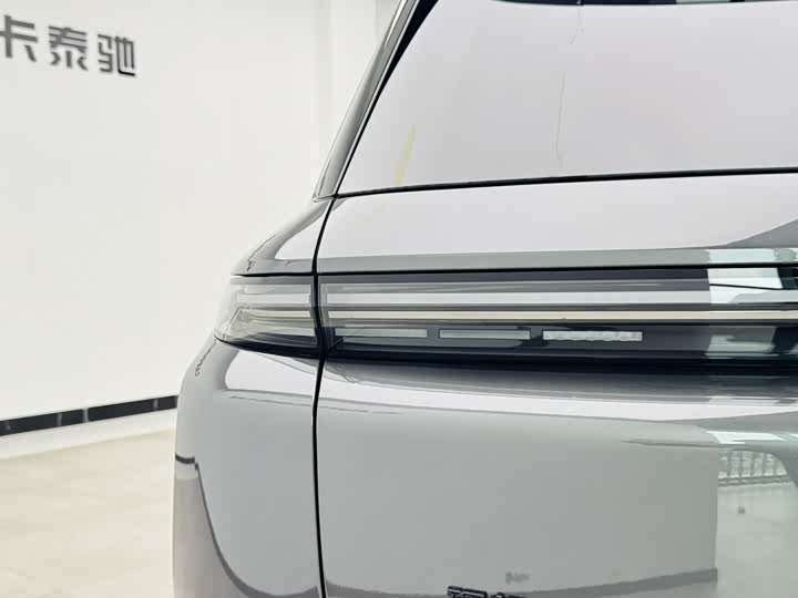 Фото 8 - LiXiang L8