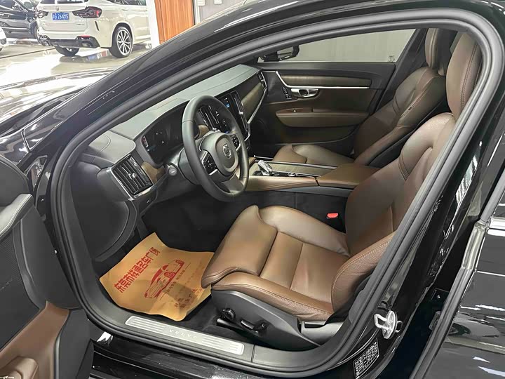 Фото 3 - Volvo S90