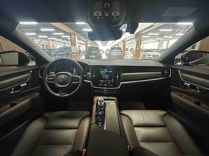 Фото 4 - Volvo S90