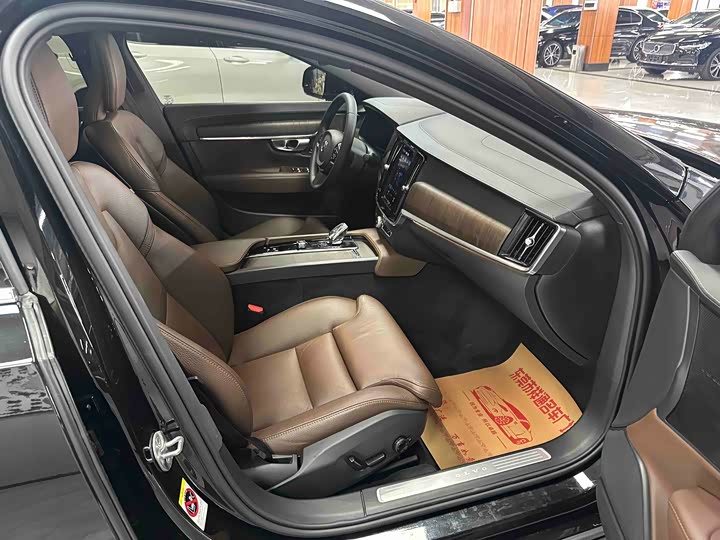 Фото 6 - Volvo S90