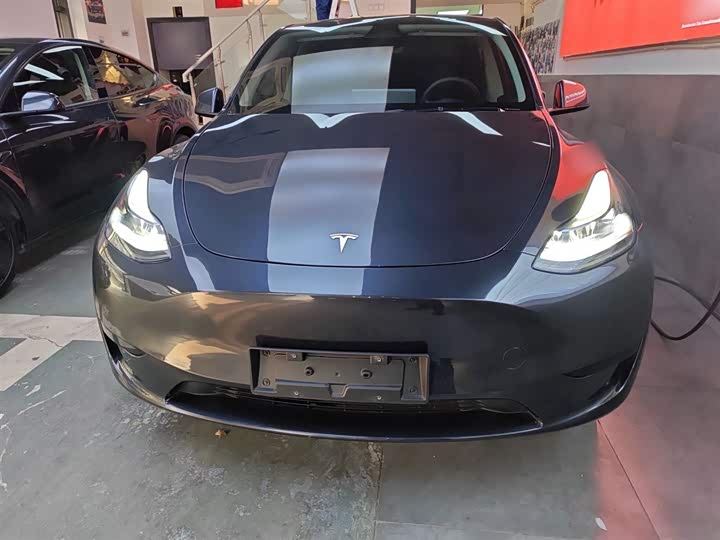 Фото 3 - Tesla Model Y