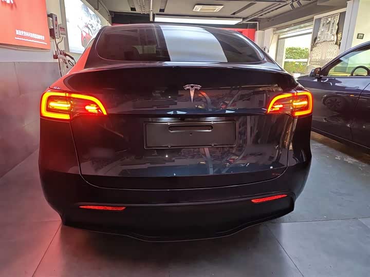 Фото 6 - Tesla Model Y