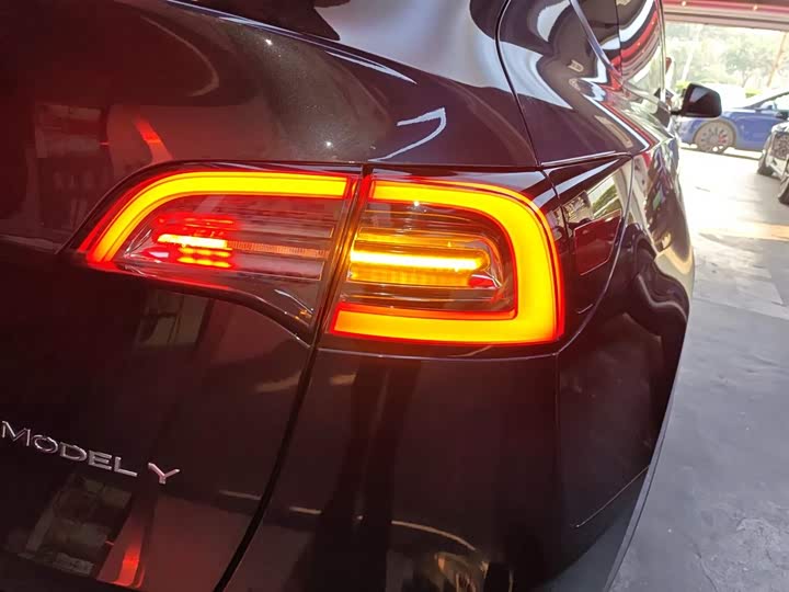 Фото 8 - Tesla Model Y
