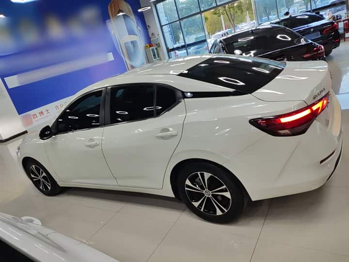 Фото 5 - Nissan Sylphy