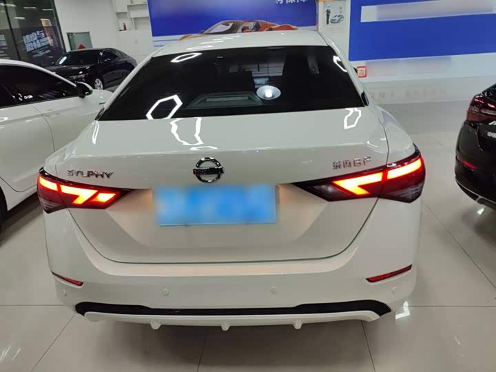 Фото 6 - Nissan Sylphy