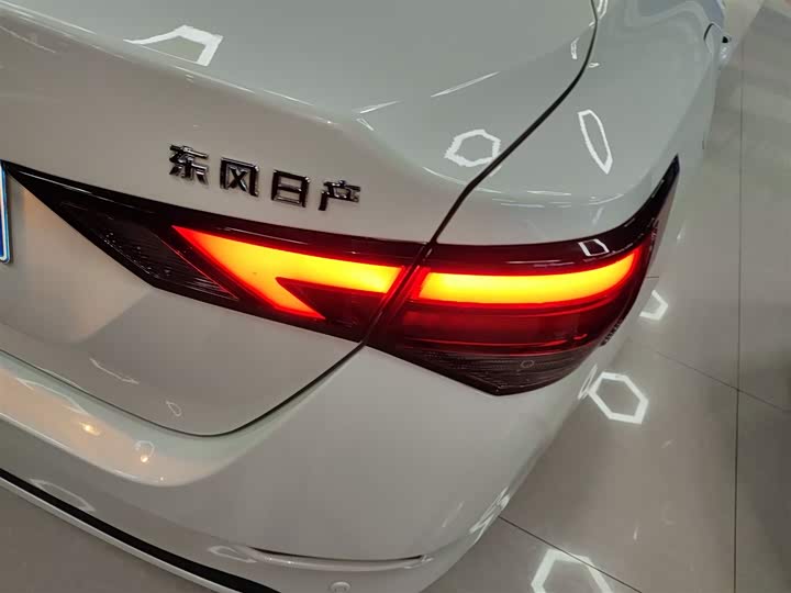 Фото 8 - Nissan Sylphy