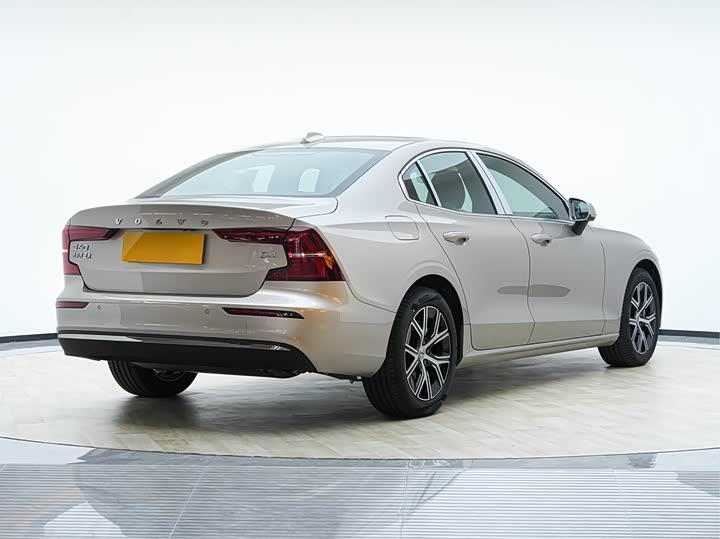 Фото 5 - Volvo S60