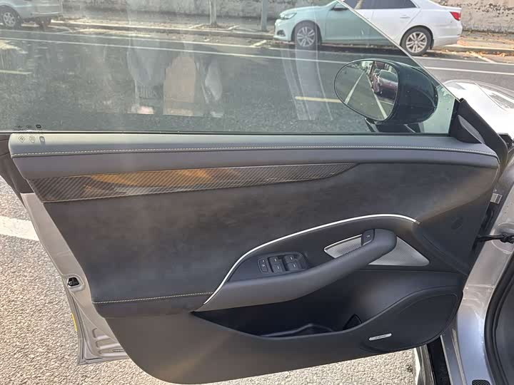 Фото 5 - Xiaomi SU7 Ultra