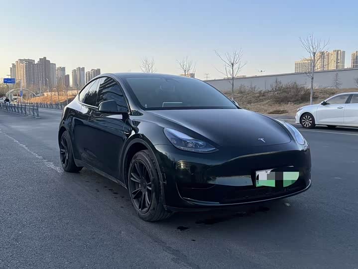 Фото 3 - Tesla Model Y