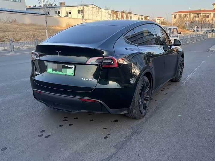 Фото 9 - Tesla Model Y