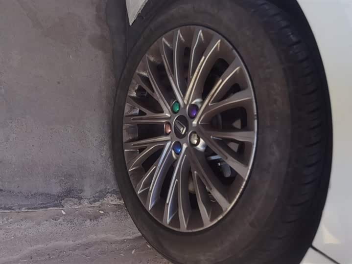 Фото 6 - Bestune B70