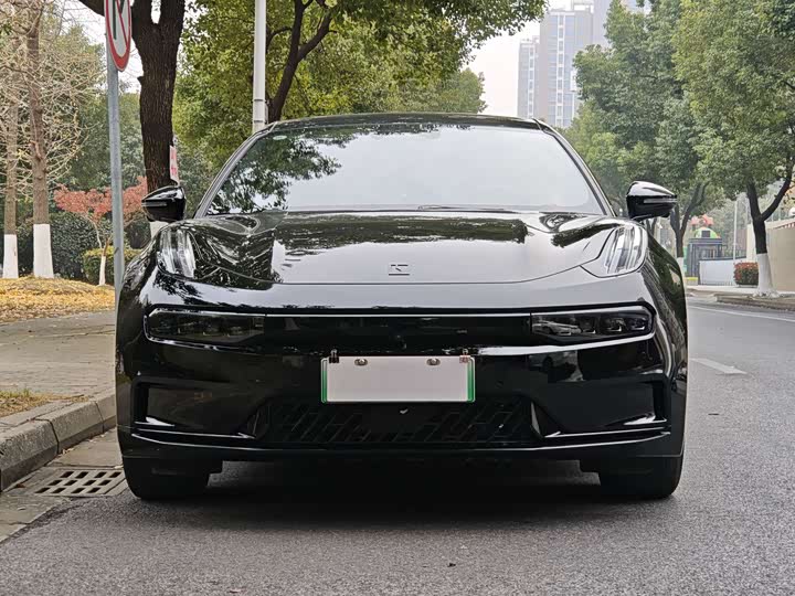 Фото 2 - Zeekr 001