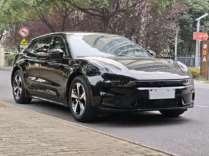 Фото 3 - Zeekr 001