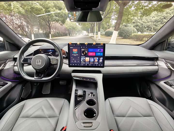 Фото 8 - Zeekr 001