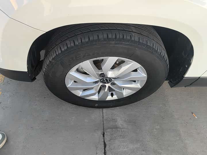 Фото 4 - Volkswagen Tharu