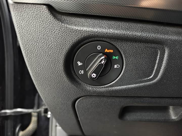 Фото 9 - Volkswagen Passat