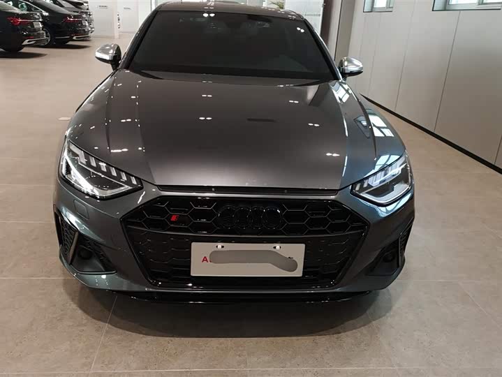 Фото 2 - Audi S4