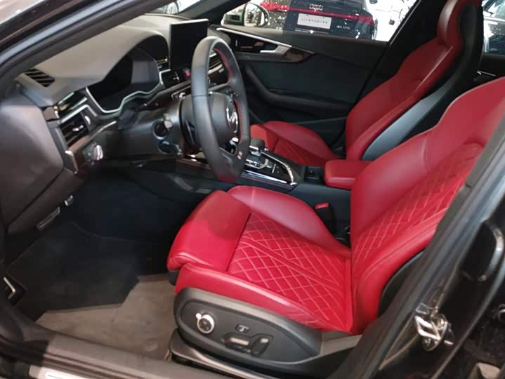 Фото 9 - Audi S4