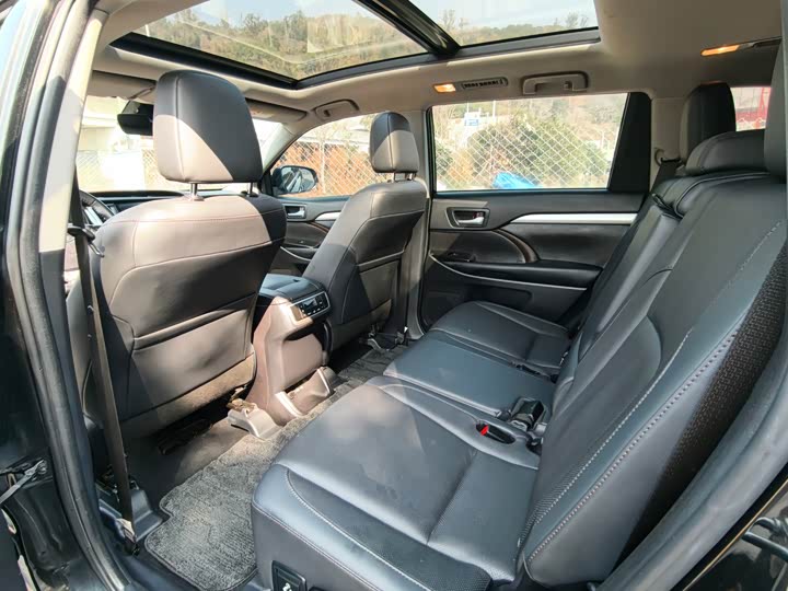 Фото 5 - Toyota Highlander