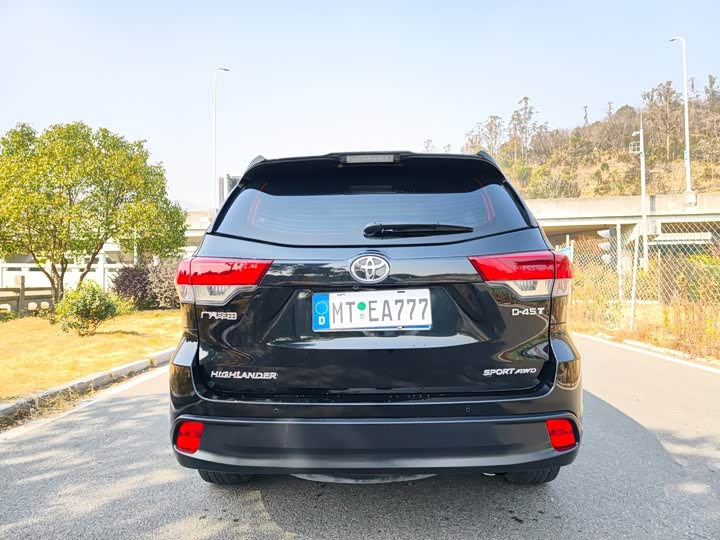 Фото 7 - Toyota Highlander