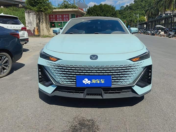 Фото 2 - Changan UNI-V