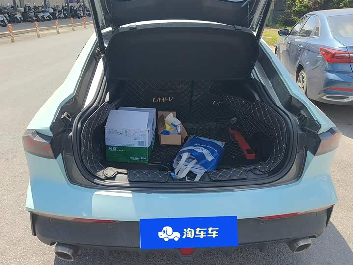 Фото 4 - Changan UNI-V