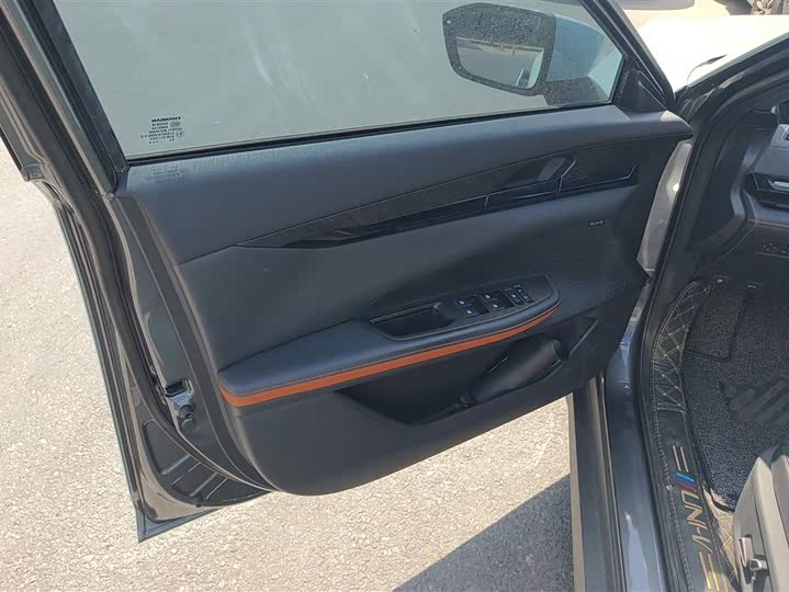 Фото 7 - Changan UNI-V