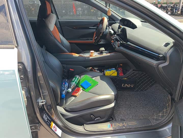 Фото 8 - Changan UNI-V