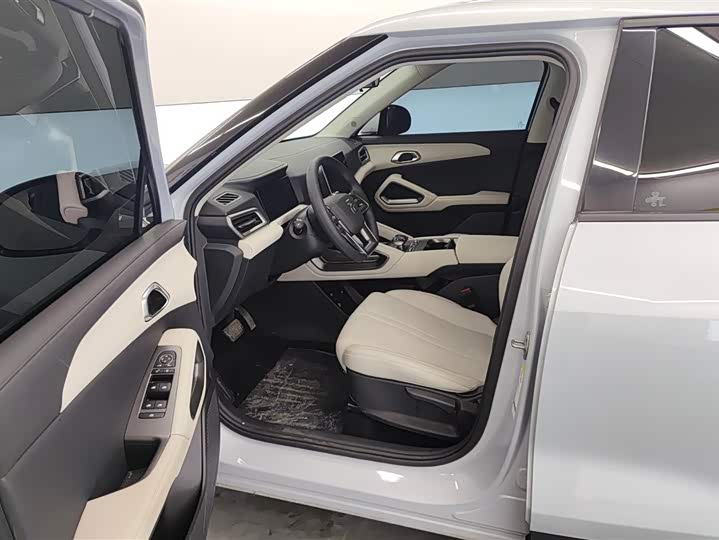 Фото 9 - BYD Yuan Up