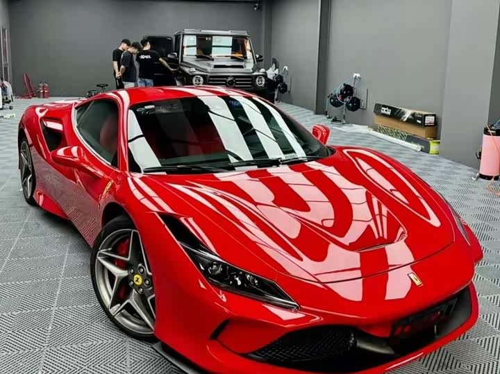 Фото 4 - Ferrari F8