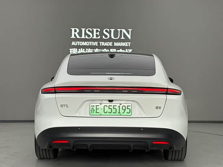 Фото 6 - Nio ET5