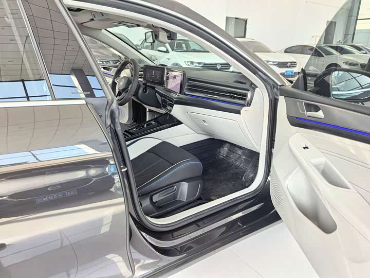 Фото 8 - Volkswagen Lamando L