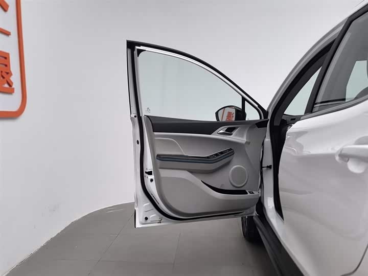 Фото 8 - BYD Yuan Pro