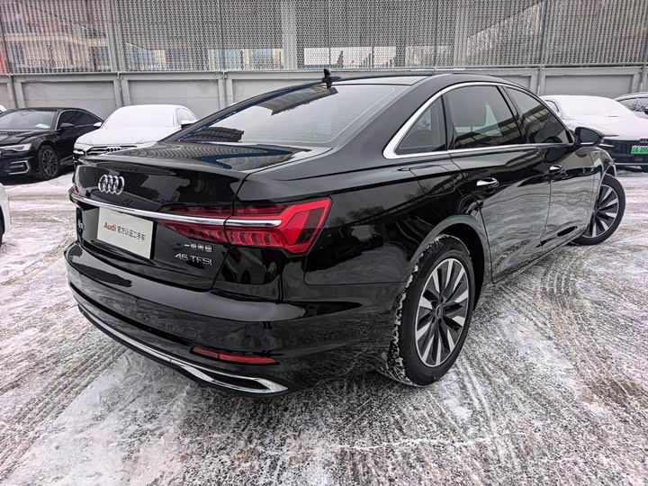 Фото 5 - Audi A6L